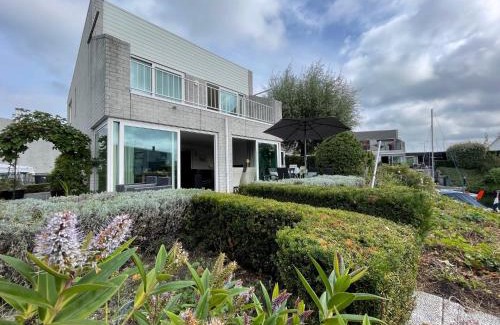 Kortgene Casa | Vakantiehuis met eigen aanlegsteiger