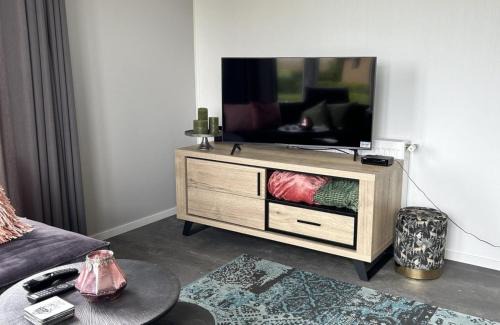 Scherpenisse Chalet De Esquí | Vakantiepark de Zeeuwse Parel - Noordzee Deluxe