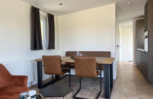 Scherpenisse Chalet De Esquí | Vakantiepark de Zeeuwse Parel - Parkzicht