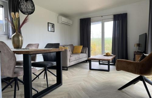 Scherpenisse Chalet De Esquí | Vakantiepark de Zeeuwse Parel - Dijkzicht