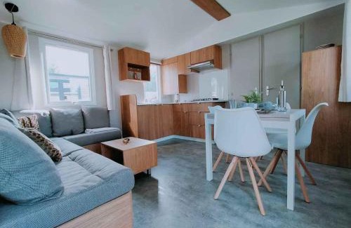 Jabbeke Chalet De Esquí | Vakantiepark Klein Strand - Premium Chalet 4p