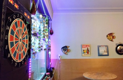 Mol Casa | Vakantiewoning in Mol centrum met eigen bar "CasaCuriosa"