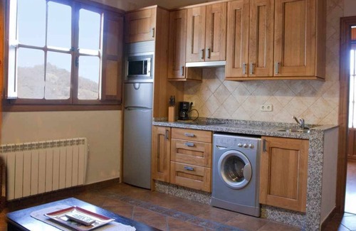 Vigidel Apartamento | Apartamentos Valdecarzana . Braña La Viciella Senda del Oso, 3 km de San Martin.