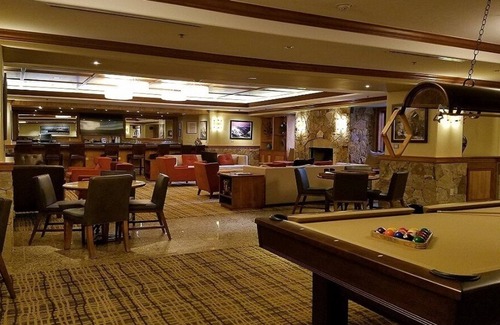 Four O'Clock Chalet De Esquí | Valdoro Mountain Lodge is a great place to visit. Shops, restaurants and skiing!