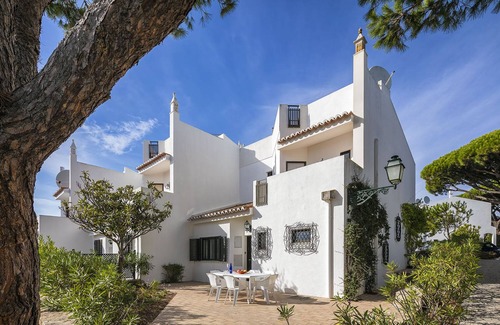 Vale do Lobo Casa | Adosado moderno en Vale do Lobo (vista al mar)