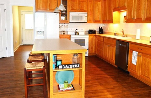Leasburg Casa | Valencia on Lake Roxboro