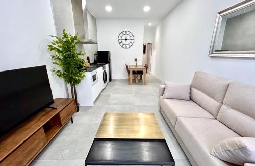 Pobles de l'Oest Apartamento | Valencia Urban Escape Comfort Meets Luxury, 4 Ppl
