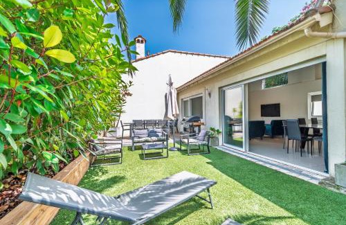 Riou - Petit Juas - Av de Grasse Villa | Valentine by Terry's Homes