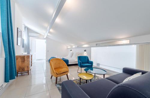 Riou - Petit Juas - Av de Grasse Villa | Valentine by Terry's Homes