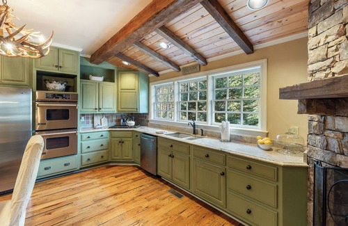 Highlands Casa | Valentine Estate-Perfect Combination of Coziness & Privacy for Multiple Groups