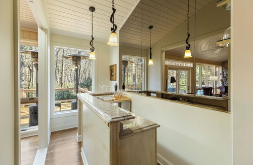 Highlands Casa | Valentine Estate-Perfect Combination of Coziness & Privacy for Multiple Groups