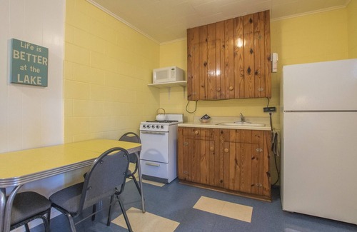 Kingsland Cabina | Valentine Lakeside Pet-friendly Cabin 7