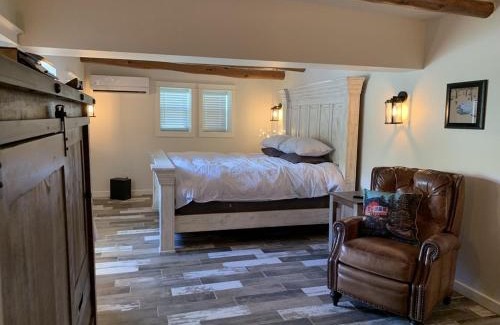 Raton Casa | Valentine's Northern New Mexico Mountain Ranch on Colorado Border retreat