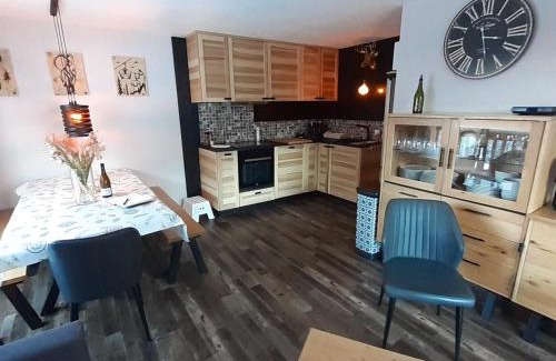 Valfrejus Apartamento | Valfréjus: Appart rénové 4 pièces avec WiFi à 100m télésiège - FR-1-265-335