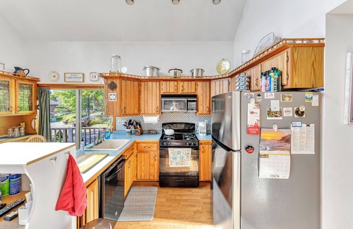 Cooperstown - Otsego Lake Casa | Valhalla on Otsego Lake, Kayaks, Pedal Boat, Fish