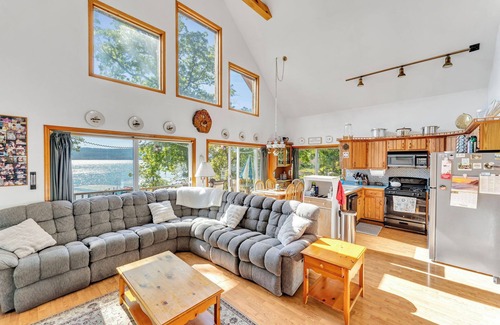 Cooperstown - Otsego Lake Casa | Valhalla on Otsego Lake, Kayaks, Pedal Boat, Fish