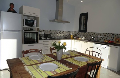 Saint-Maurice-d'Ibie Casa | Villa independiente con piedras locales en una gran parcela cerca del Pont d 'Arc