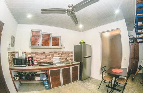 El Cerro Casa | Condominio Valle Pura Vida # 101. Cerca de todo. Nuevo tipo moderno apto.