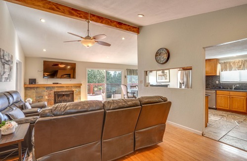 Vallejo Casa | Vallejo Home w/ Spacious Deck, Hot Tub & Views