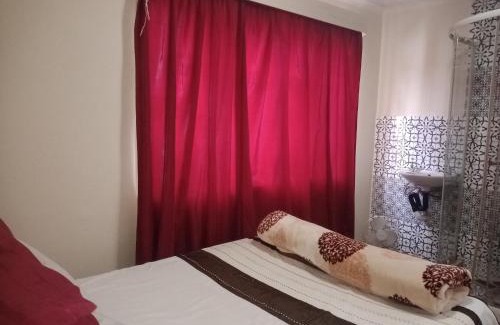 Bezuidenhout Valley Cabina | Valley Center Guest lodge