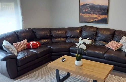 Waipawa Cabaña | Valley Cottage - Modern Cottage in a peaceful rural setting - close to town
