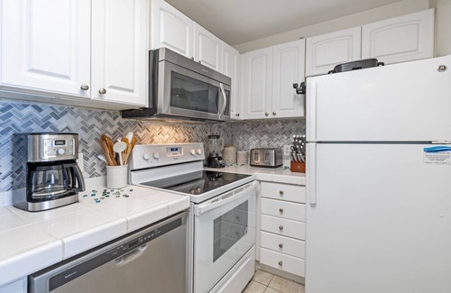 Kahana Condominio | Valley Isle 1108b 2 Bedroom Condo by RedAwning