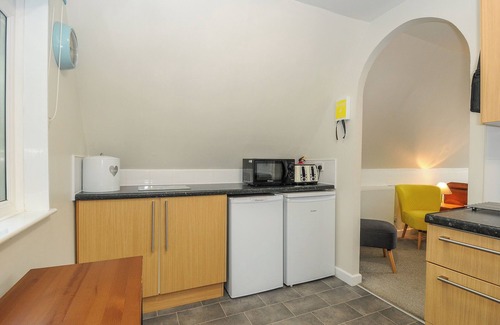 St. Ann's Chapel Cabaña | Valley Lodge 9