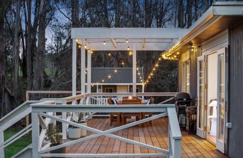 Merton Casa | Valley Park High Country Retreat - Farm Stay Feel, Tiny Home Vibes