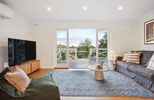 Merton Casa | Valley Park High Country Retreat - Farm Stay Feel, Tiny Home Vibes