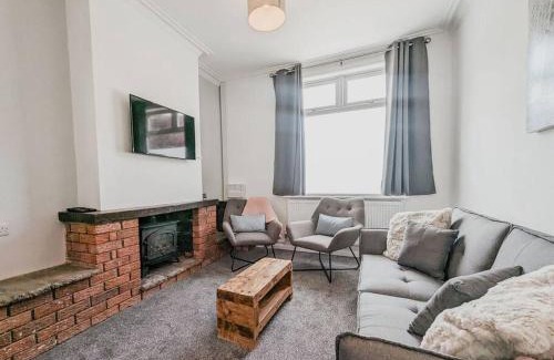 Crewe Casa | Valley Park House - By Sigma Stays