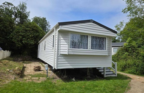 Hastings Casa | Valley View - 3 bedrooms with decking sleeps 8 (D/F)