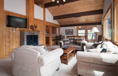 Olympic Valley Casa | Valley View at Palisades -4 BR w Mountain Views, Pet-Friendly, and Close to Village