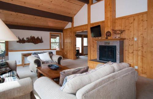 Olympic Valley Casa | Valley View at Palisades -4 BR w Mountain Views, Pet-Friendly, and Close to Village