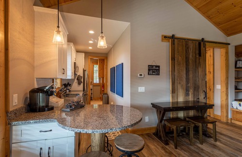 Elk Park Casa | Valley View - expanded deck, within a mile of Banner Elk, close to skiing, river
