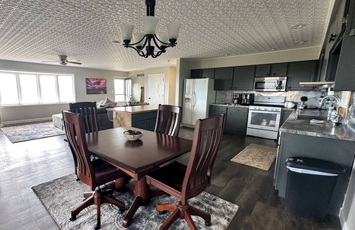 Manhattan Casa | Valley View Hideaway - Charming 2-bedroom house