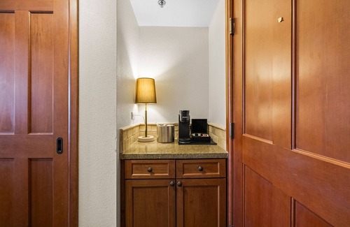 Olympic Valley Condominio | Valley-view hotel studio with pool, hot tub, golf & other resort amenities
