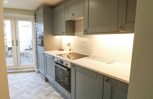 West Witton Cabaña | VALLEY VIEW, pet friendly, character holiday cottage in West Witton