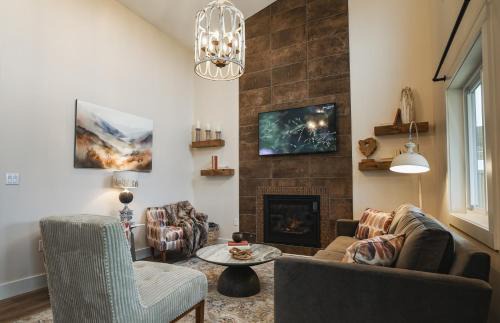 Timberline Casa | Valley View Resort Cabin 16, 1-Bed, Modern-Luxury with Hot Tub in Canaan Valley, WV
