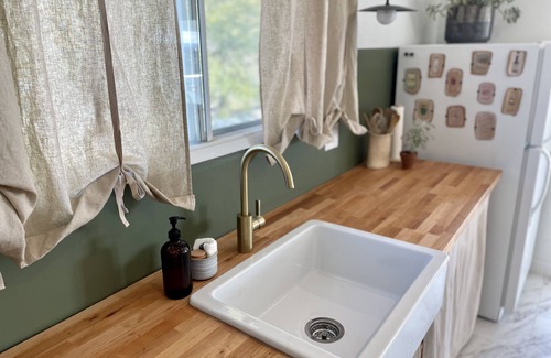 Moose Jaw Casa | Valley View Retreat (baby & child friendly)