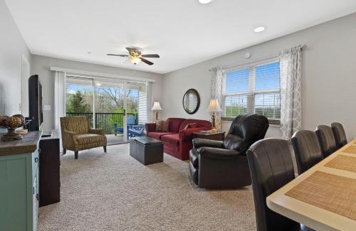 Branson Casa | Valley View Retreat - Holiday Hills Branson Golf Resort Outdoor Pools