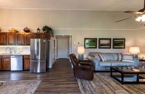 Canton Casa | Valley View - Swing into paradise with golf and majestic mountain views!