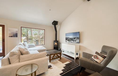 Olympic Valley Casa | Valley View Townhome # 10 at Palisades by Tahoe Getaways - Shuttle & Walk to the Village!