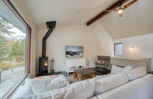 Olympic Valley Casa | Valley View Townhome # 10 at Palisades by Tahoe Getaways - Shuttle & Walk to the Village!