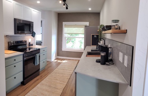 Cliff - Cannon Apartamento | Valley View Urban Nest with a Deck