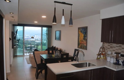 Rincón de Sabanilla Apartamento | Valley Views Apartment - Vistas de lujo e incomparables de San José