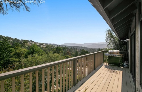 Northeast Carmel Casa | Recientemente remodelado 4/4 con sala de bonificación! Vistas espectaculares del valle! Pases de acuario disponibles