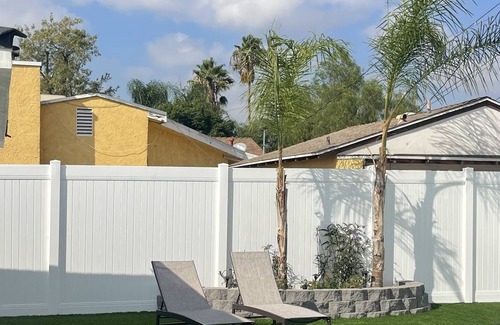 Valley Glen Casa | Valley Village Three Bedroom House w/ Pool & Yard