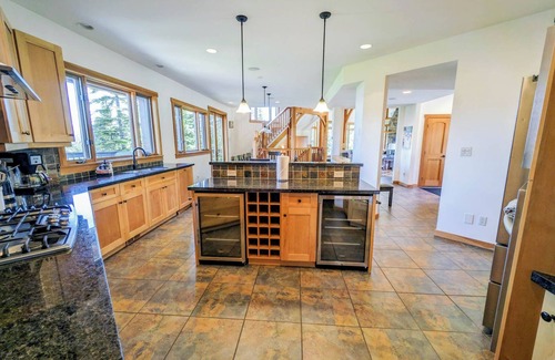 Golden Chalet De Esquí | Valleyview Chalet: 5-bedroom luxury mountain home