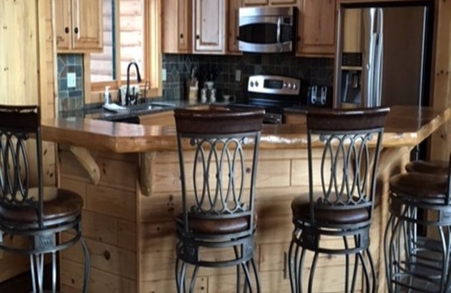 Boyne Falls Cabina | Valleyview Lodge at Boyne Mountain-Sleeps 20!