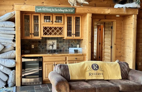 Boyne Falls Cabina | Valleyview Lodge at Boyne Mountain-Sleeps 20!